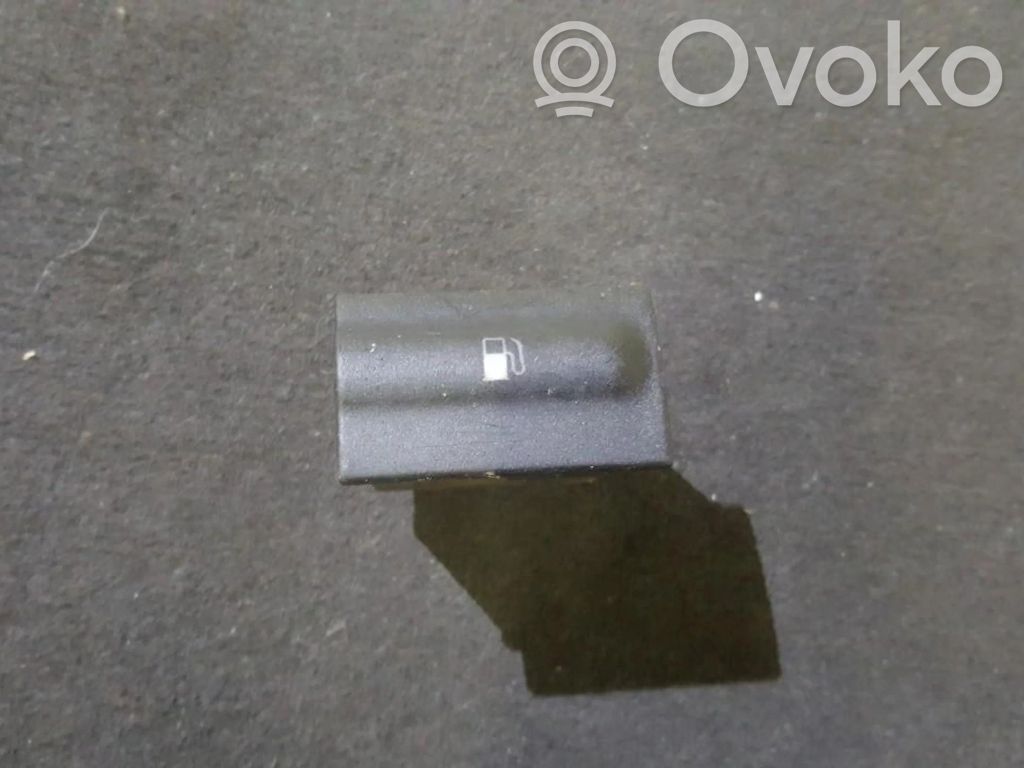 Skoda Octavia Mk1 (1U) Interruttore apertura sportello carburante