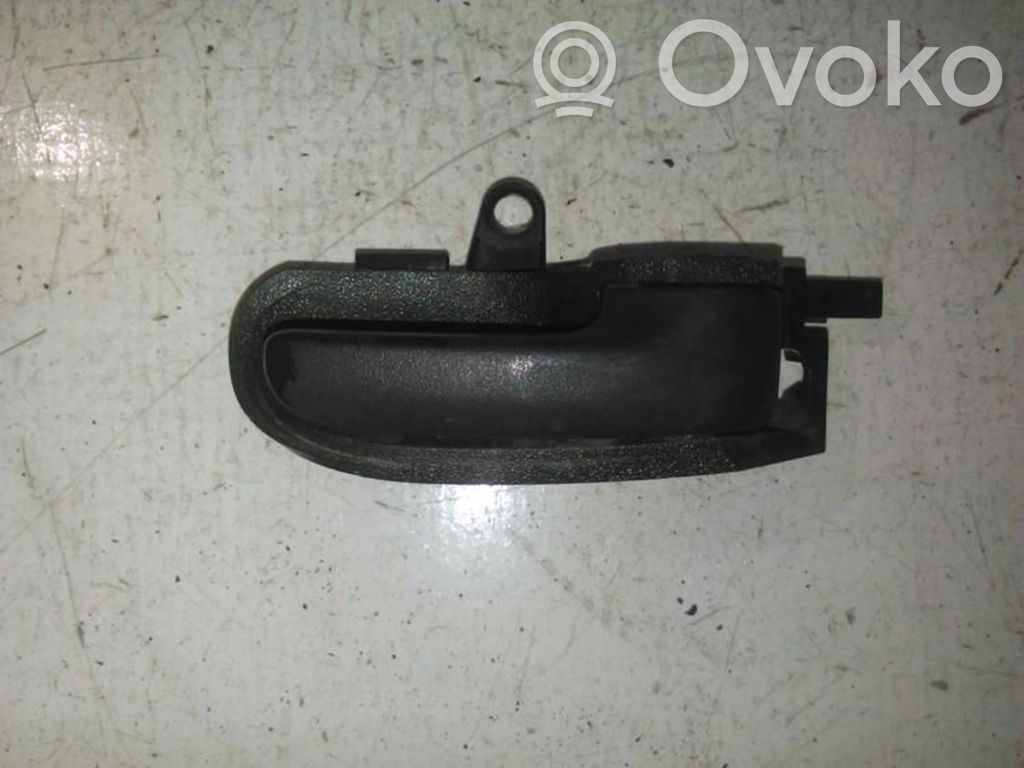 Toyota Aygo AB40 Manecilla interna puerta trasera 