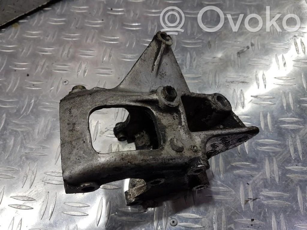 Rover 214 - 216 - 220 Engine mounting bracket 
