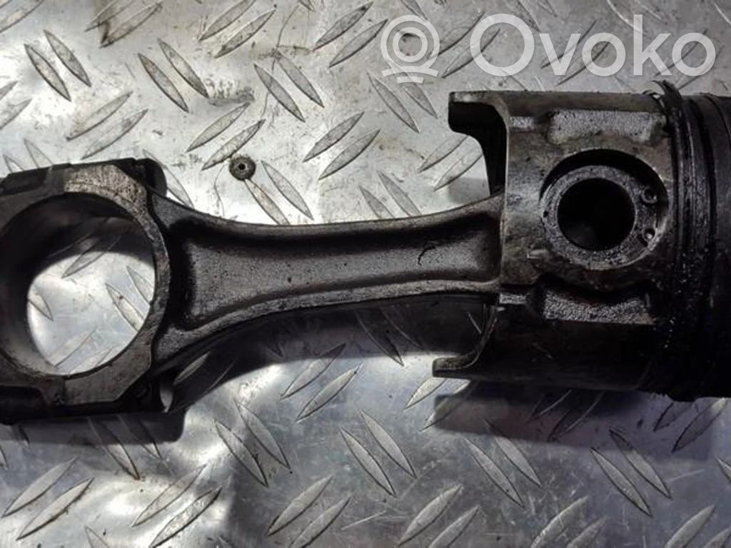 Mazda 626 Piston avec bielle 