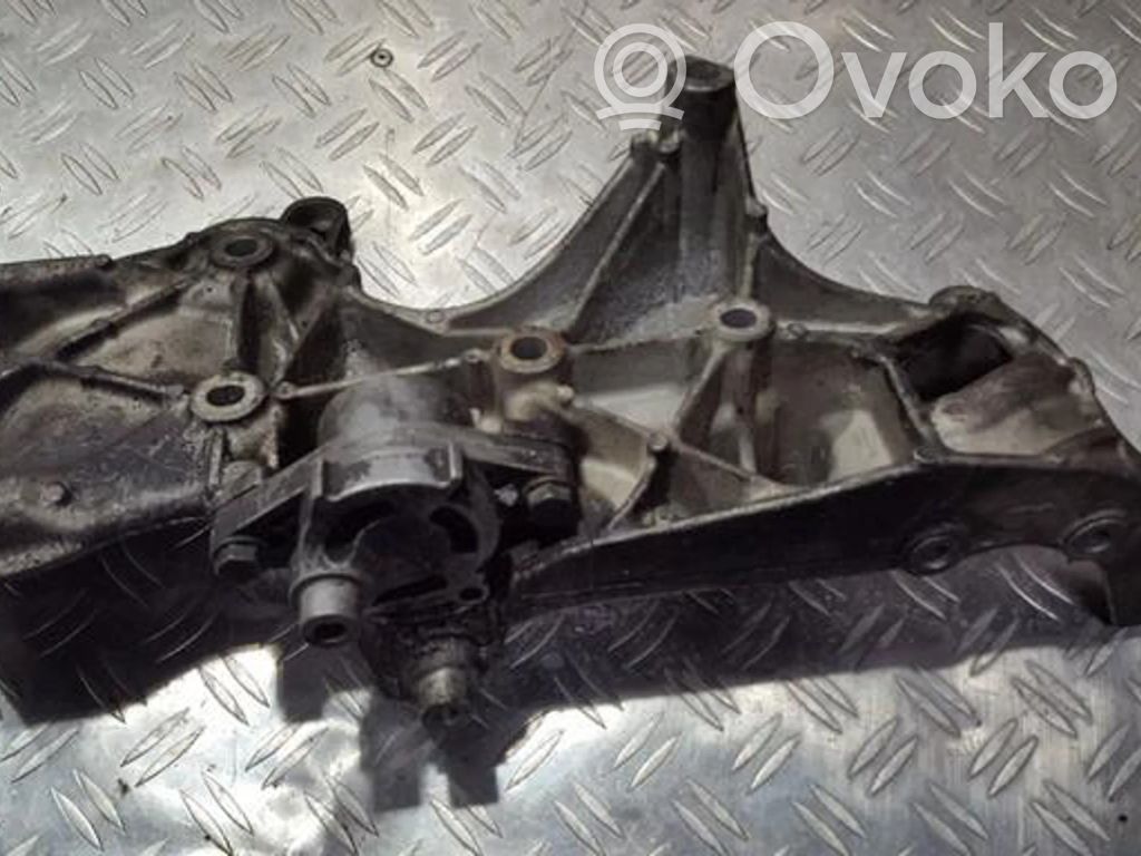 Renault Clio II Łapa / Mocowanie silnika 