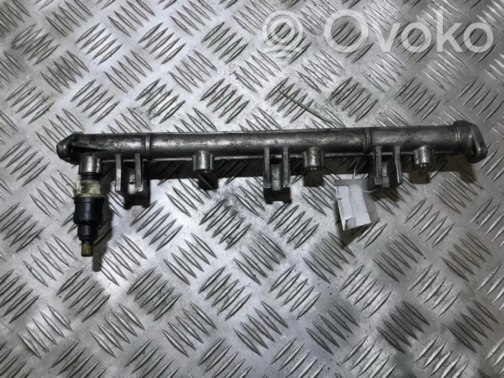 Hyundai Elantra Rampă alimentare injectoare 