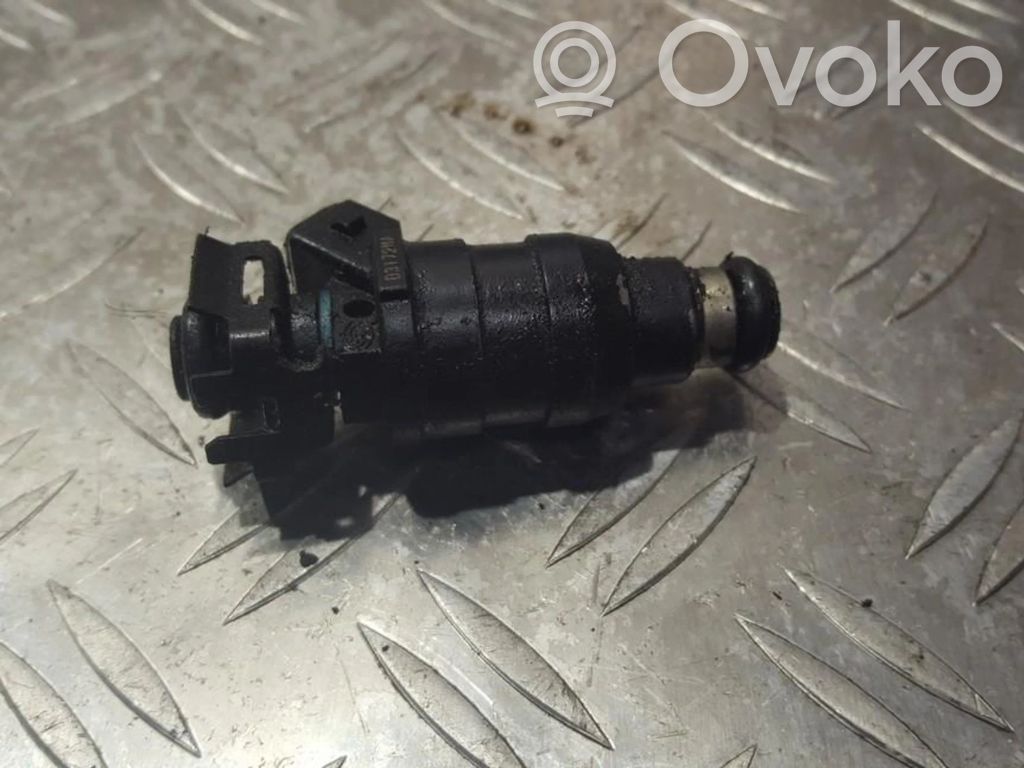 Peugeot 306 Inyector de combustible 