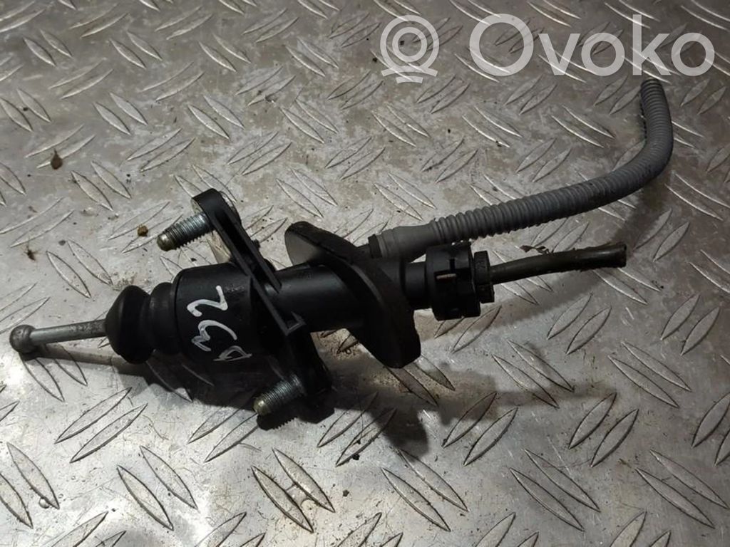 Opel Combo C Kytkimen pääsylinteri 