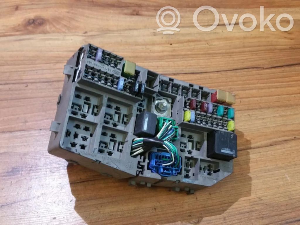 Ford Mondeo Mk III Juego de caja de fusibles 