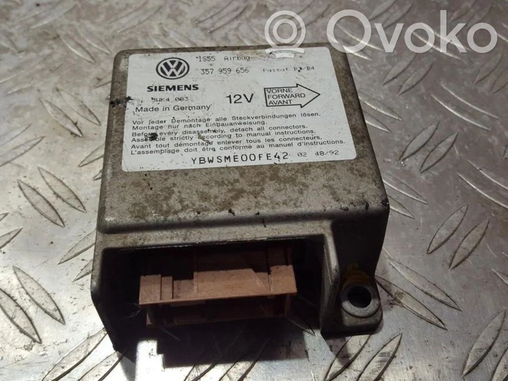 Volkswagen PASSAT B4 Sterownik / Moduł Airbag 
