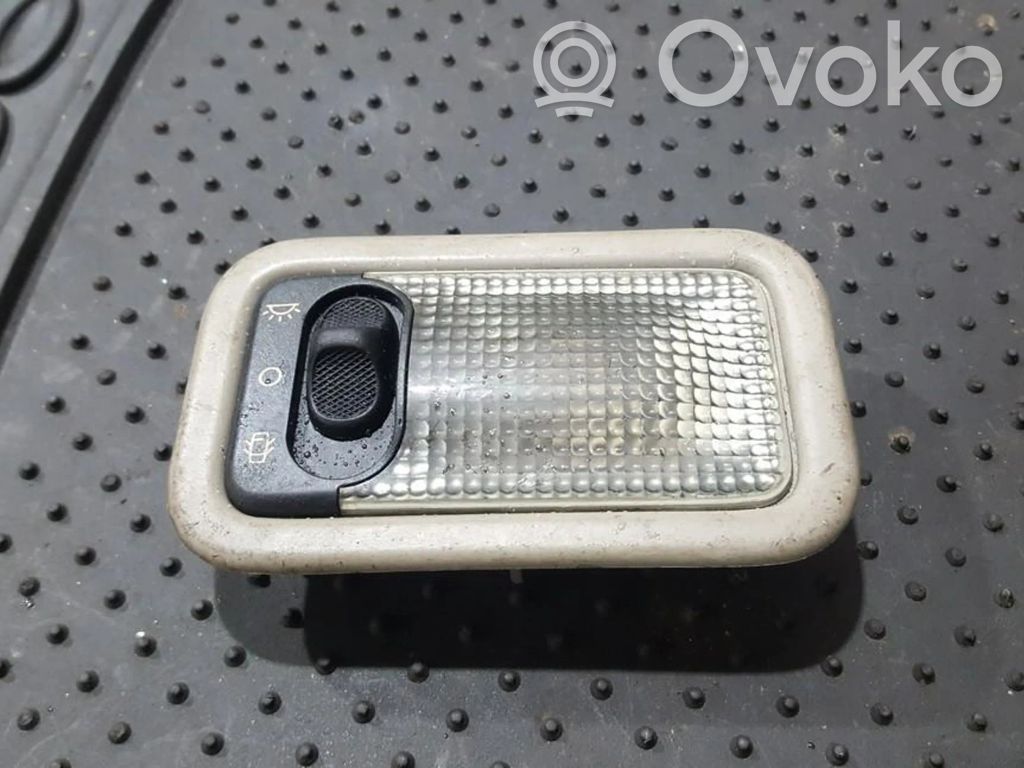 Citroen Xsara Etuistuimen valo 