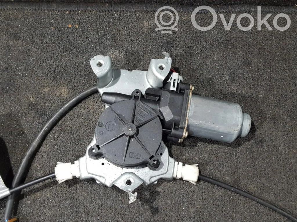 Nissan Primera Moteur de lève-vitre de porte avant