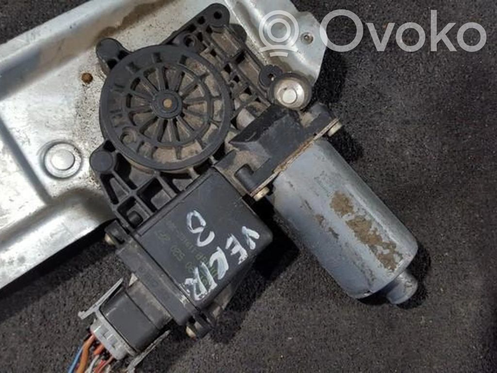 Motor del regulador de la ventanilla de la puerta delantera