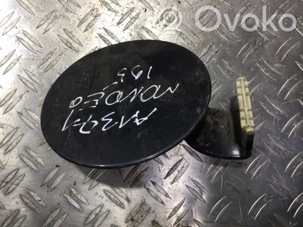 Polttoainesäiliön korkki