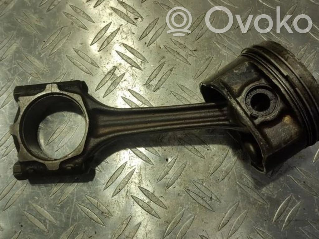 Volkswagen Golf IV Piston cu bielă 