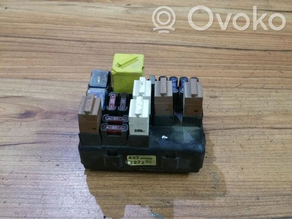 Ford Mondeo MK I Juego de caja de fusibles 