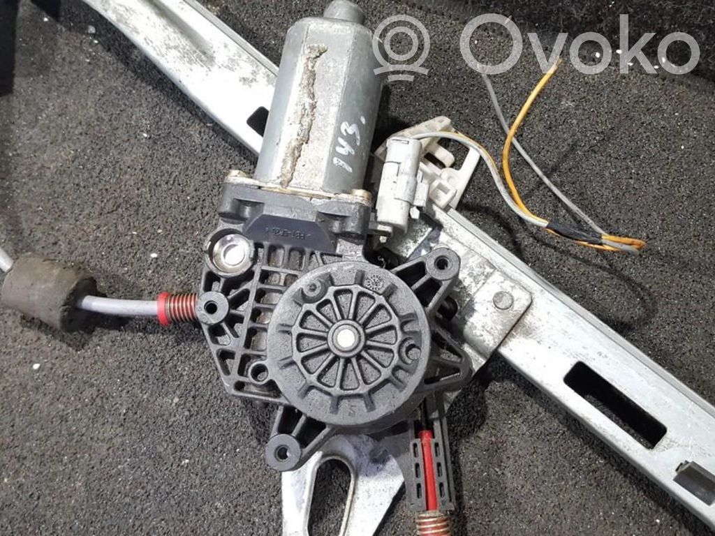 Motor del regulador de la ventanilla de la puerta delantera