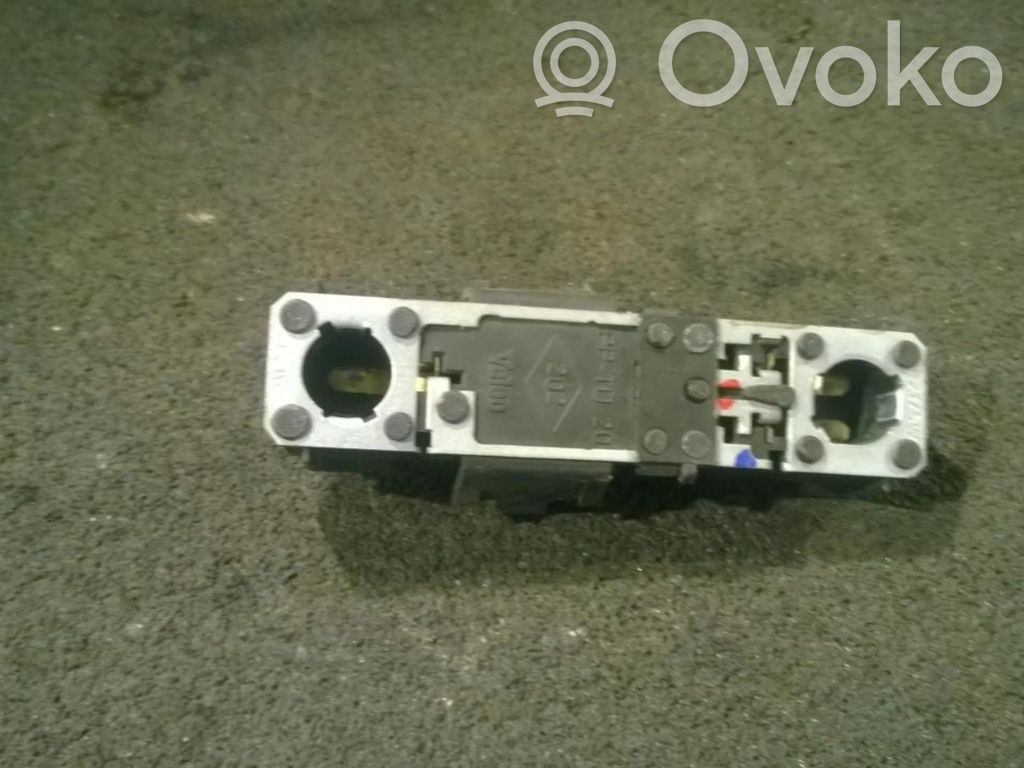Porte ampoule de feu arrière
