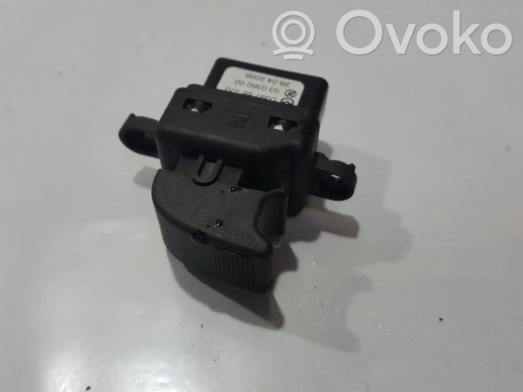 Electric window control switch   D39766370,03036000,03036000,D39766370