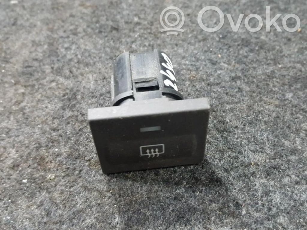 Tuulilasinlämmittimen kytkin   3M5T18C621AD,3M5T18C621AD