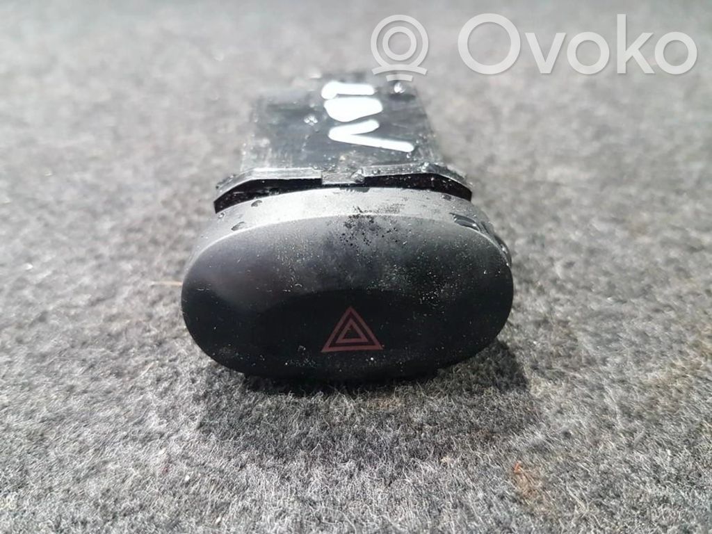 Botón interruptor de luz de peligro