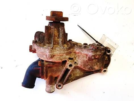 Audi A4 S4 B5 8D Bomba de agua 