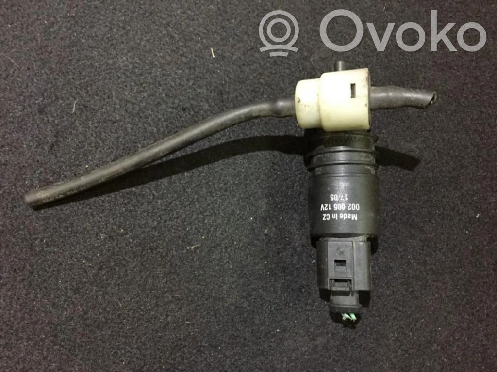 Mitsubishi Colt Windscreen/windshield washer pump 