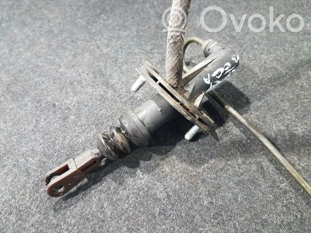 Opel Omega B1 Cilindro maestro de embrague 