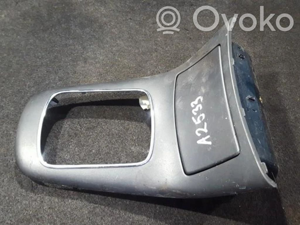 Toyota Avensis T250 Posacenere auto 