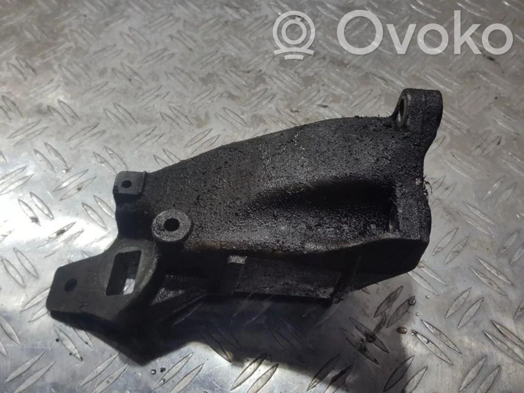 Audi 80 90 S2 B4 Moottorin kiinnikekorvake (käytetyt) 