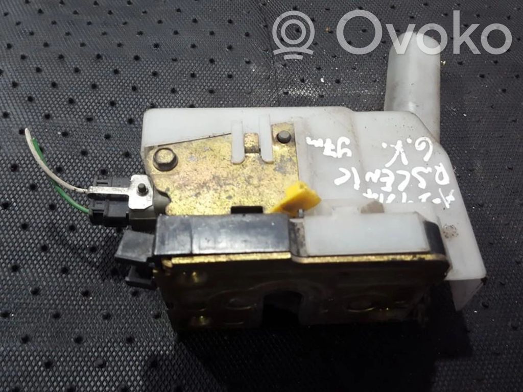 Cerradura de puerta trasera