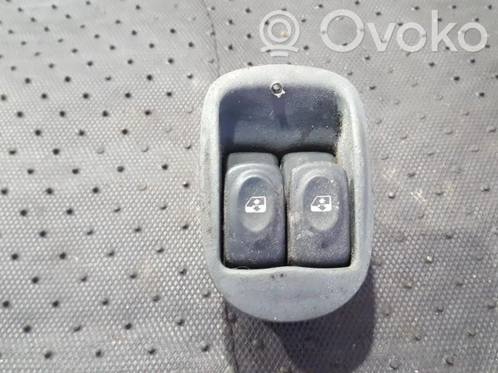 Renault Scenic I Interruttore di controllo dell’alzacristalli elettrico 