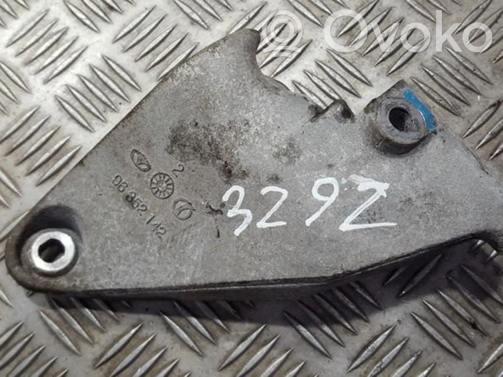 Chevrolet Lacetti Engine mounting bracket 