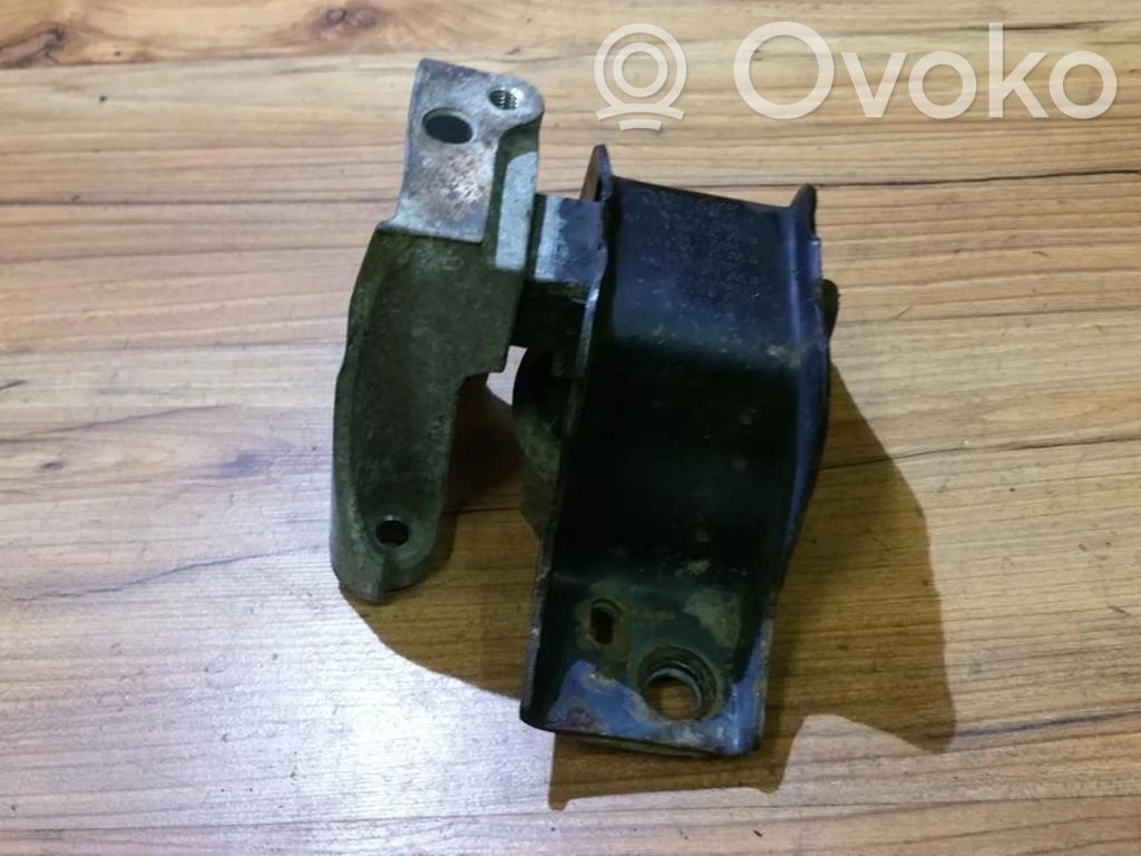 Nissan Micra Moottorin kiinnikekorvake 