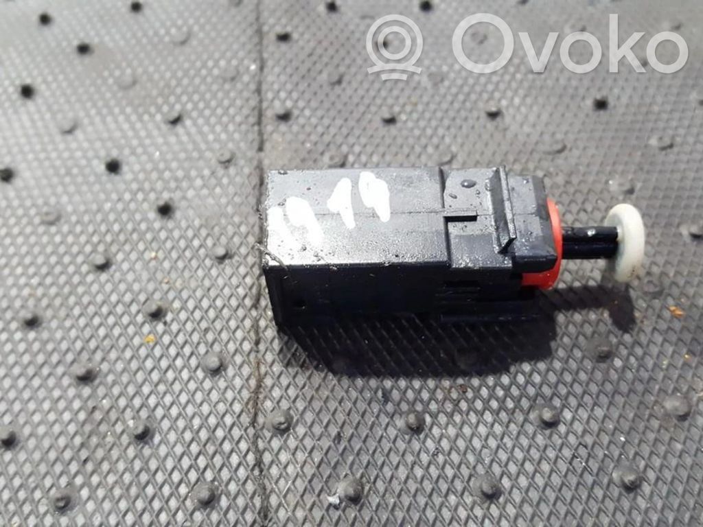 Interruptor sensor del pedal de freno   13178792,8658451811,13178792,8658451811
