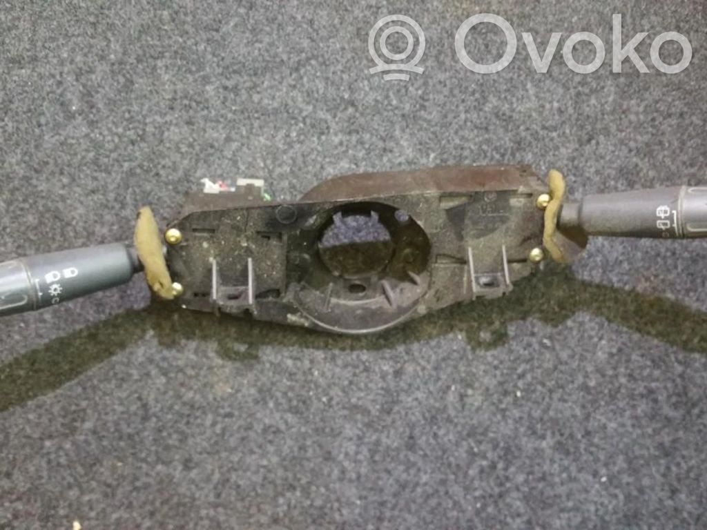 Peugeot 306 Interruptor/palanca de limpiador de luz de giro 