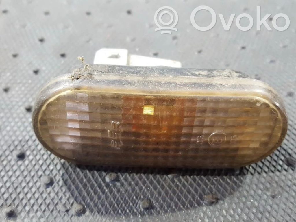 Volkswagen Golf III Seitenblinker 