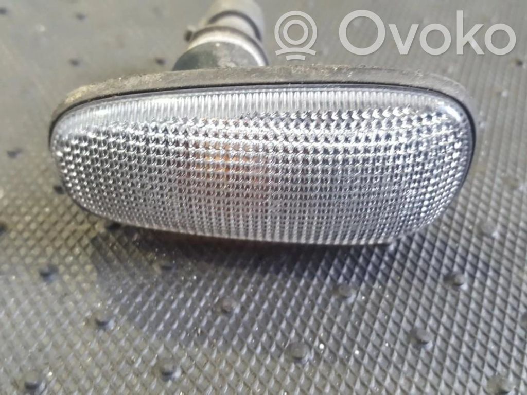 Opel Astra G Semnalizator bară față 