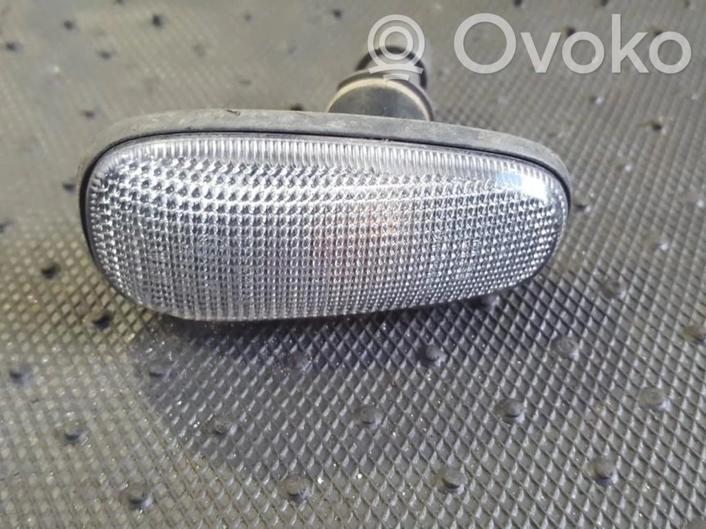 Opel Astra G Semnalizator bară față 