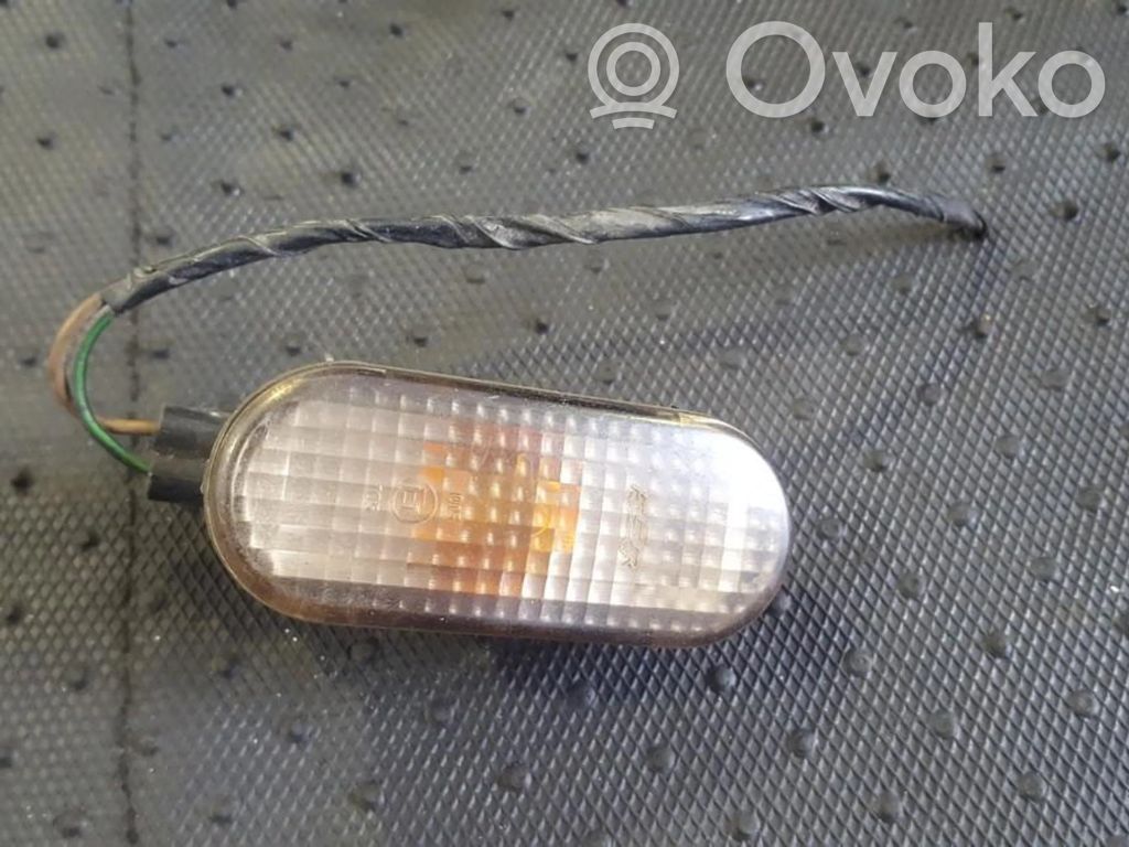 Volkswagen Polo III 6N 6N2 6NF Semnalizator bară față 