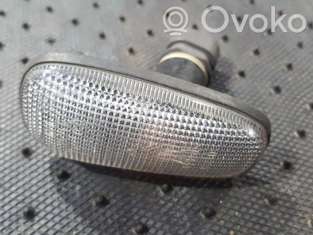 Opel Astra G Semnalizator bară față 
