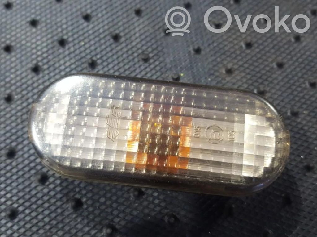 Volkswagen Polo III 6N 6N2 6NF Semnalizator bară față 