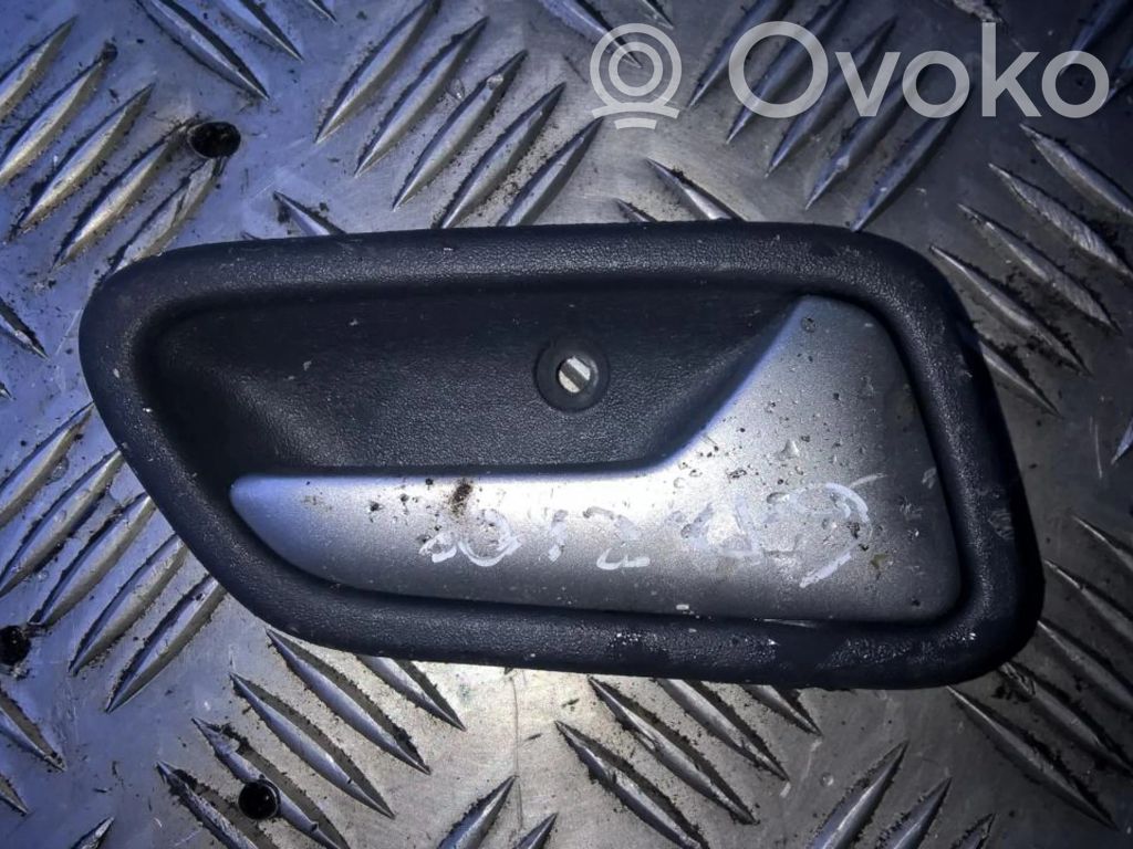 Suzuki Liana Manecilla interna puerta trasera