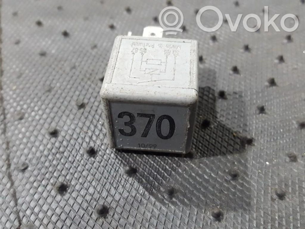Autres relais   8D0951253,V23134J52X300,8D0951253,V23134J52X300