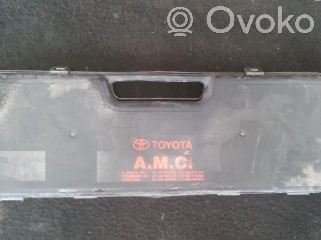 Toyota Camry Warndreieck 