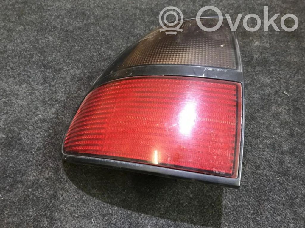 Renault Laguna I Lampă spate în caroserie 
