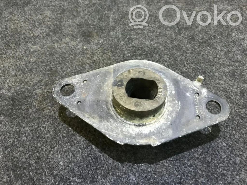 Engine mount bracket   7700818369,7700818369