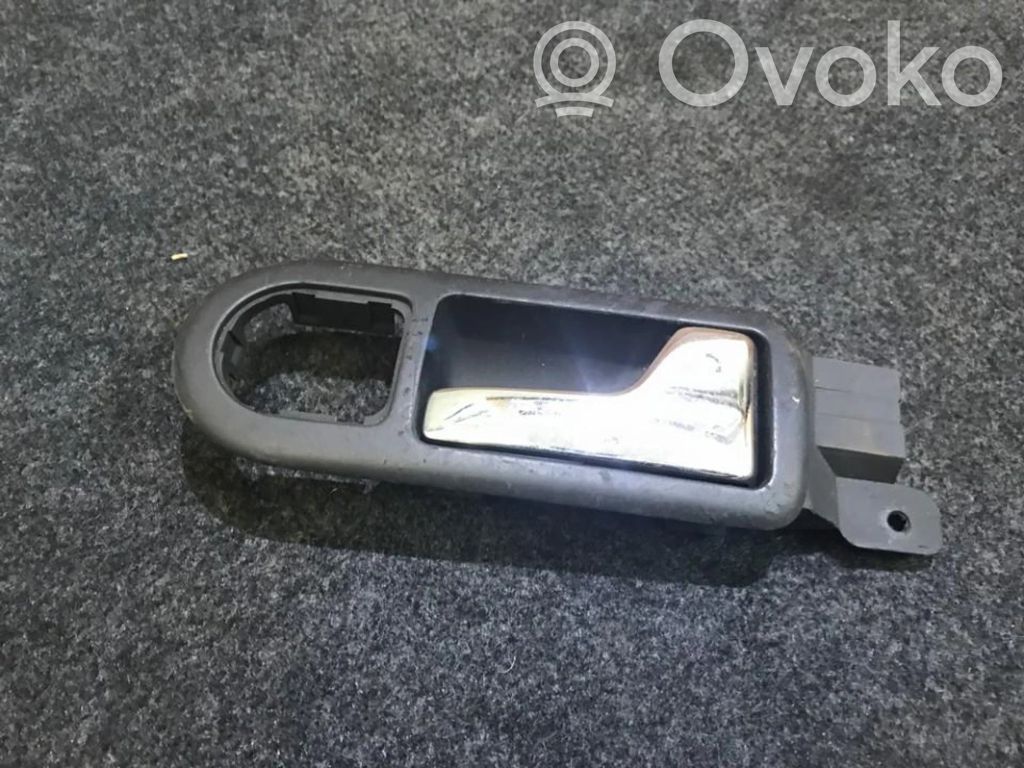 Volkswagen Golf IV Manecilla interna puerta delantera 