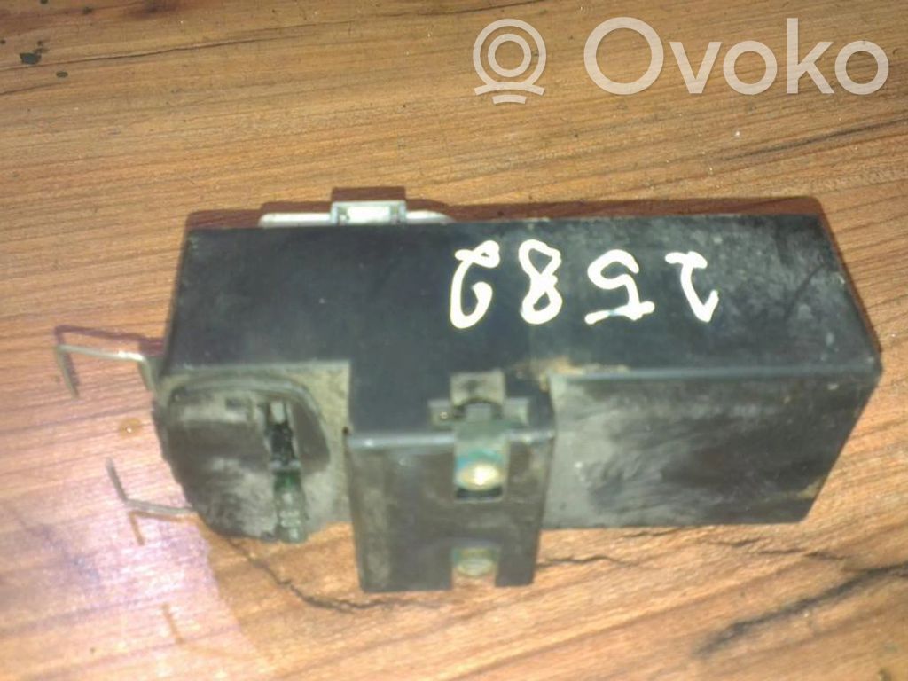 Volkswagen Golf III Releu ventilator lichid răcire 