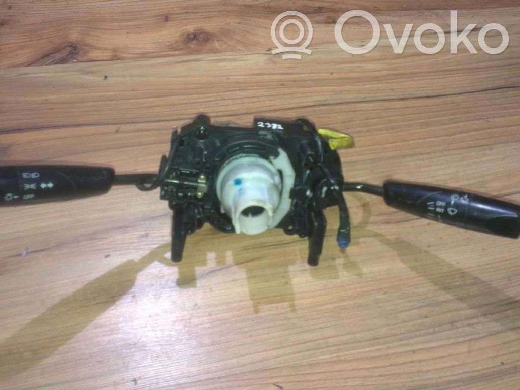 Mazda 323 Leva/interruttore dell’indicatore di direzione e tergicristallo 