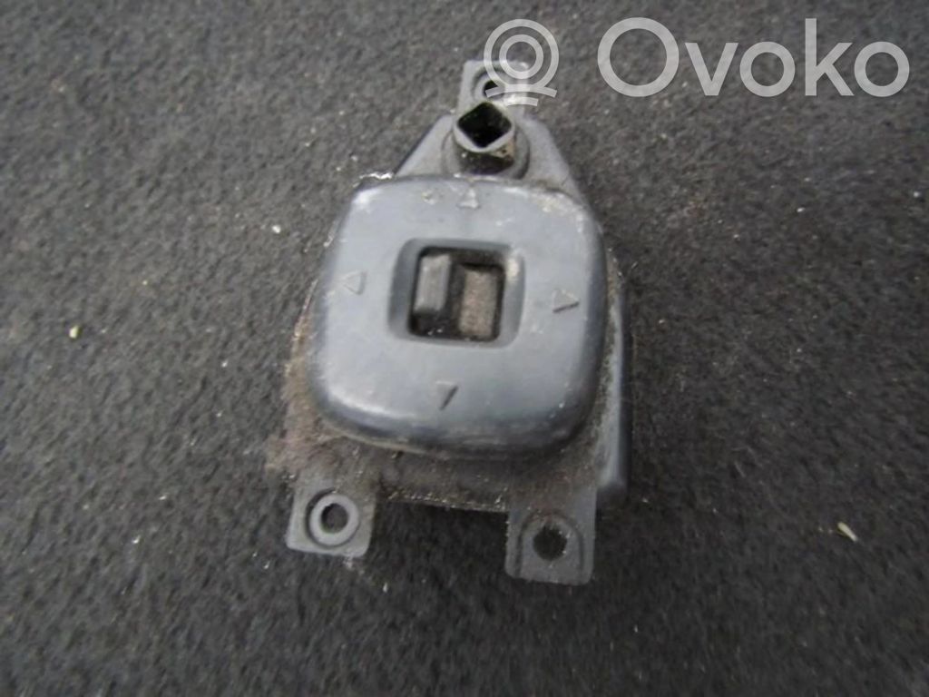 Wing mirror switch