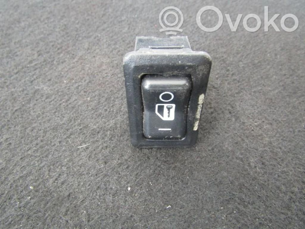 Central locking switch button   MR366924,03130060,03130060,MR366924