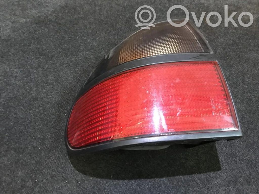 Renault Laguna I Lampă spate în caroserie 