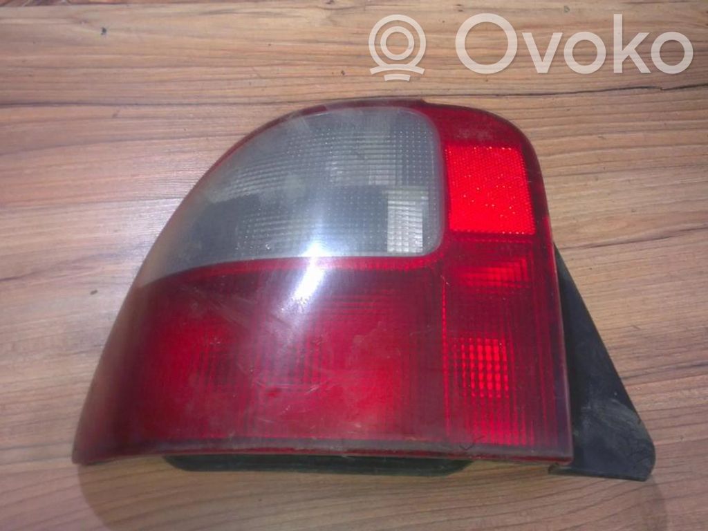Rover 414 - 416 - 420 Feux arrière / postérieurs